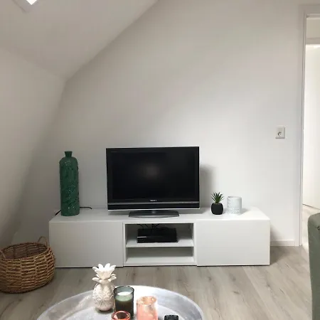 Dorpsweg 18/1 公寓 *